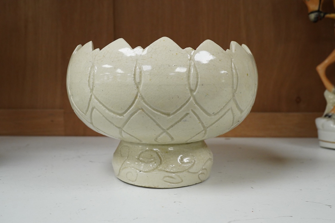 A late 19th century Chinese crackle glaze lotus bowl, 17cm in diameter